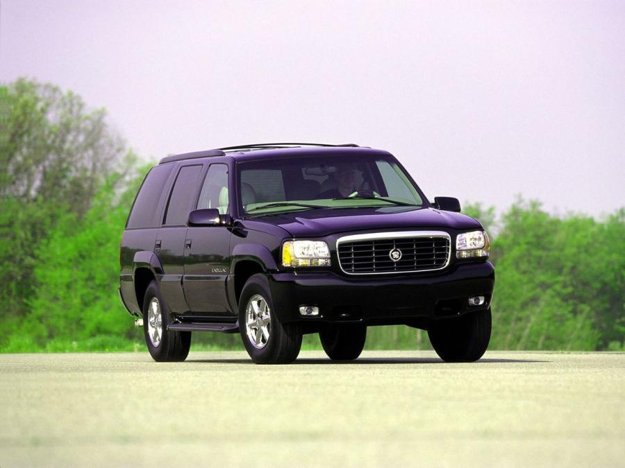  Cadillac Escalade 1999 года  (фото 31 из 40)